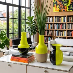 Vaso Rettilineo Luce in ceramica nero intenso e giallo fluo