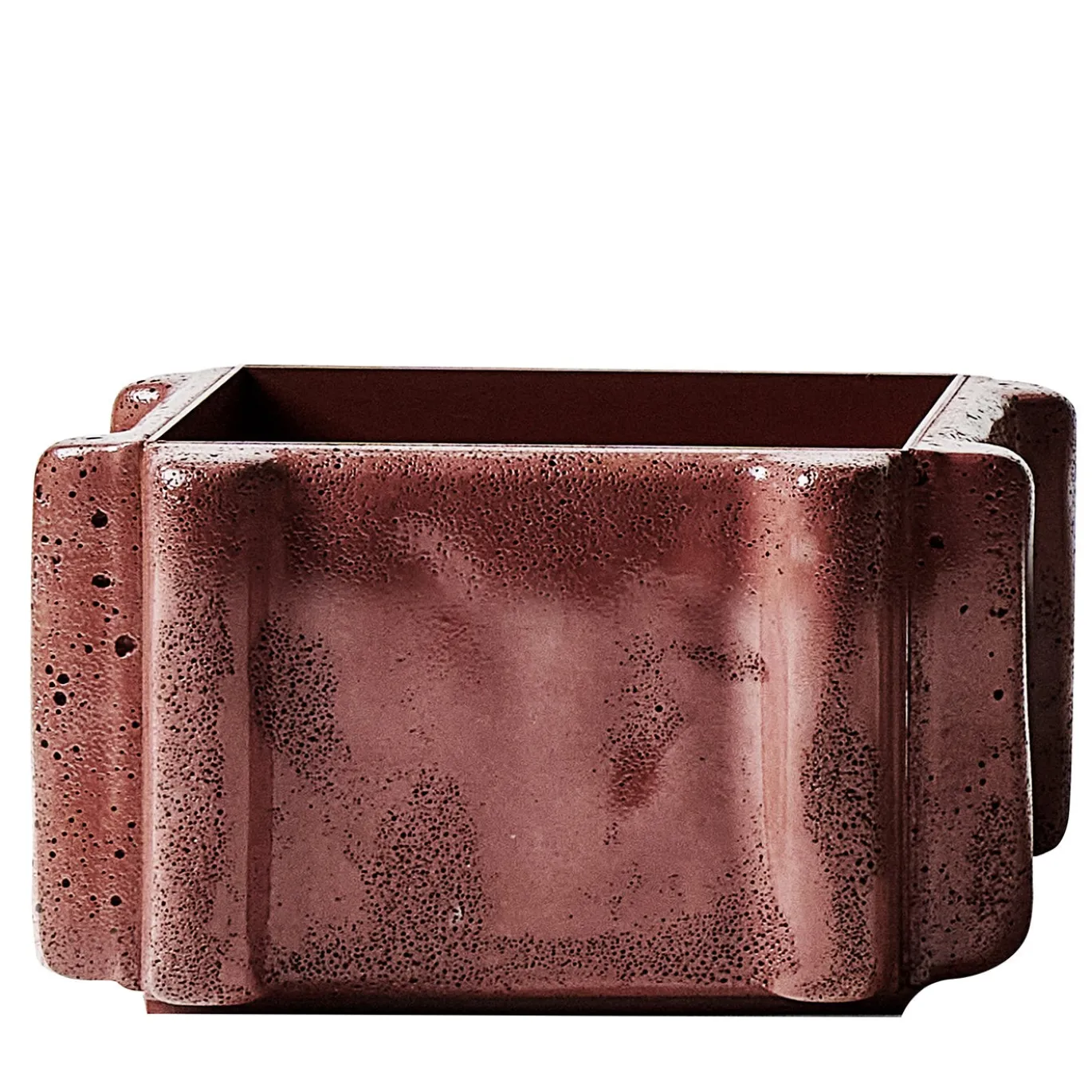 Vaso Riva Basso in cemento rosa di Patricia Urquiola