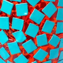 Vaso Rock in resina arancione e turchese di Gaetano Pesce