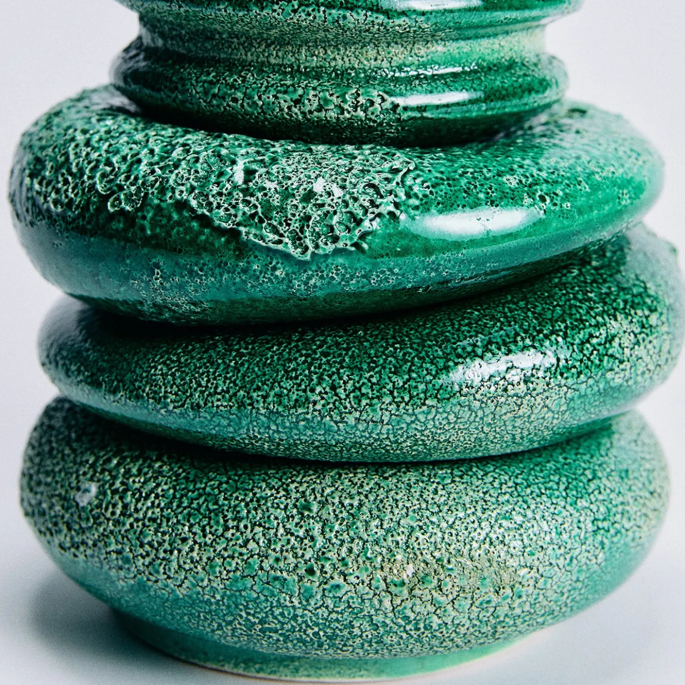 Vaso Saturno grande in ceramica smaltata verde smeraldo