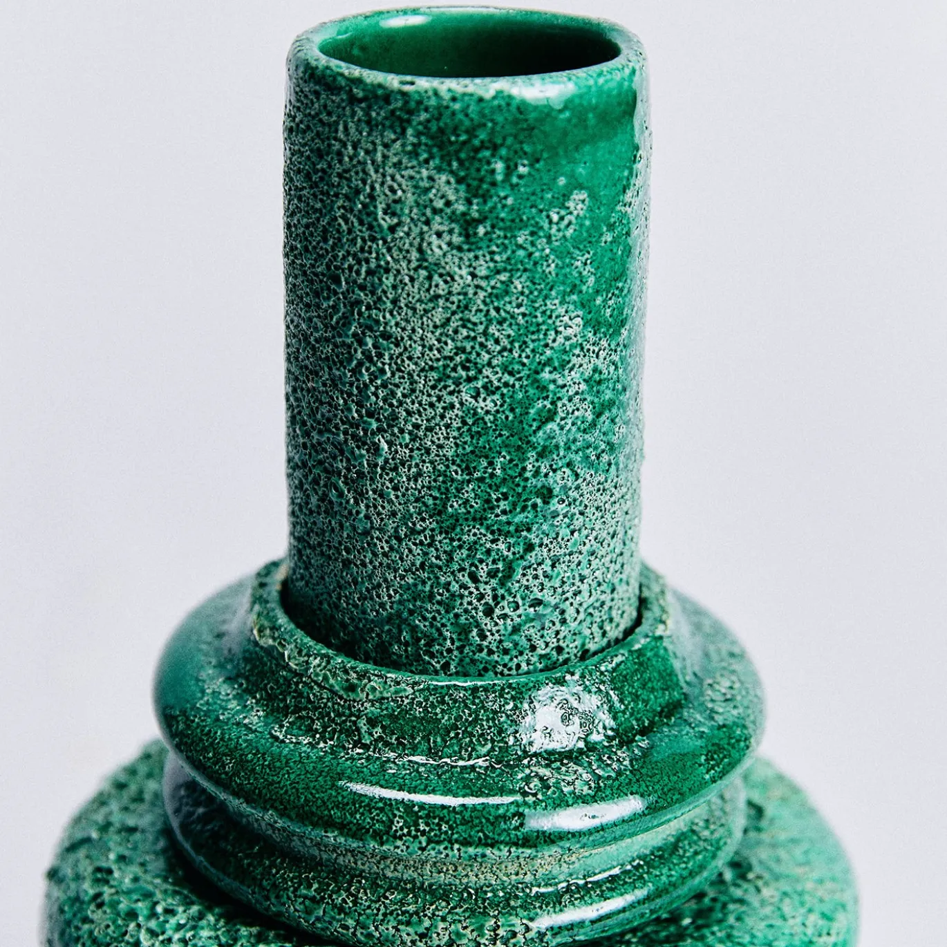 Vaso Saturno grande in ceramica smaltata verde smeraldo