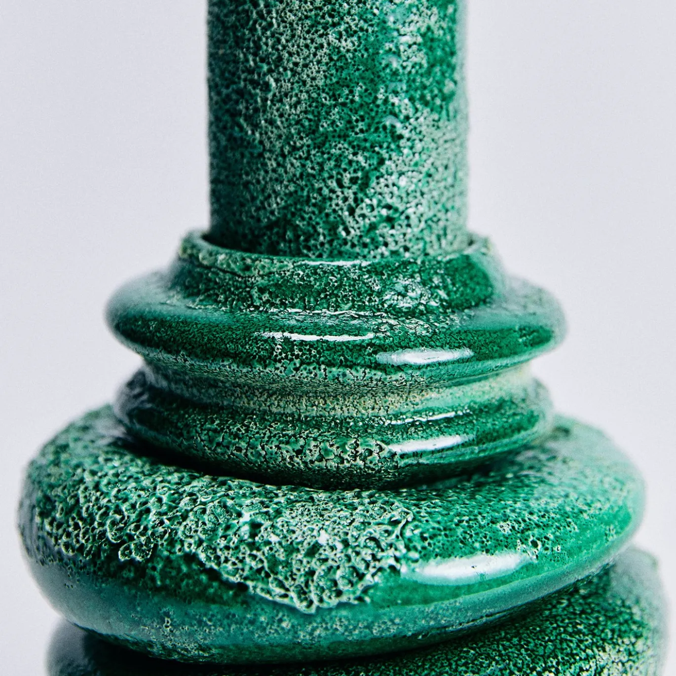 Vaso Saturno grande in ceramica smaltata verde smeraldo