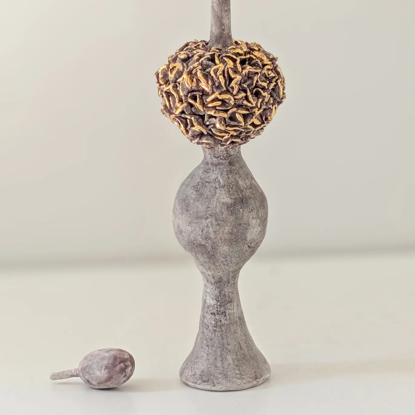 Vaso scultoreo in ceramica Madame d'Hortensia