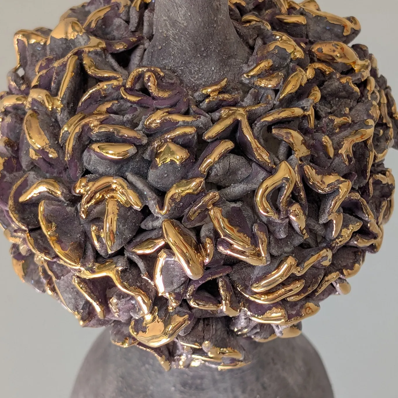 Vaso scultoreo in ceramica Madame d'Hortensia