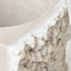 Vaso Scultoreo in Pietra Cristallizzata