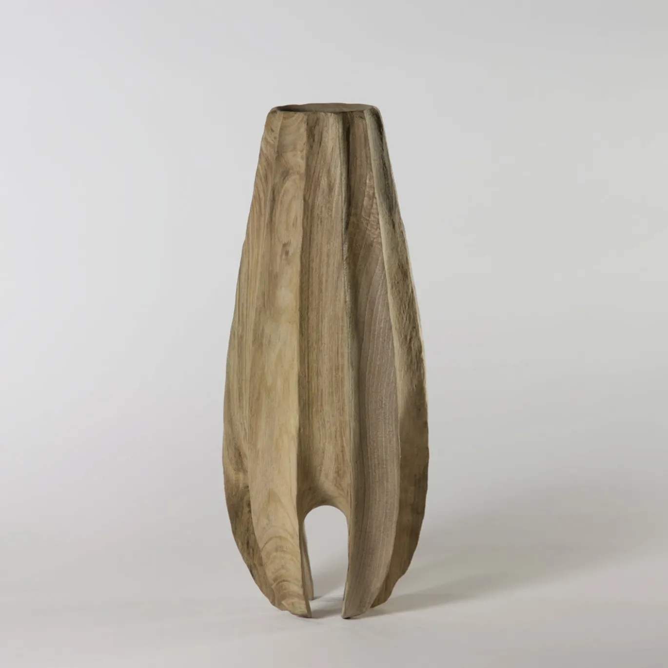 Vaso scultoreo Vase in Vase 1 in legno di noce Juglans regia