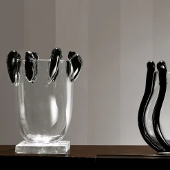 Vaso Sharon di Giorgio Soressi