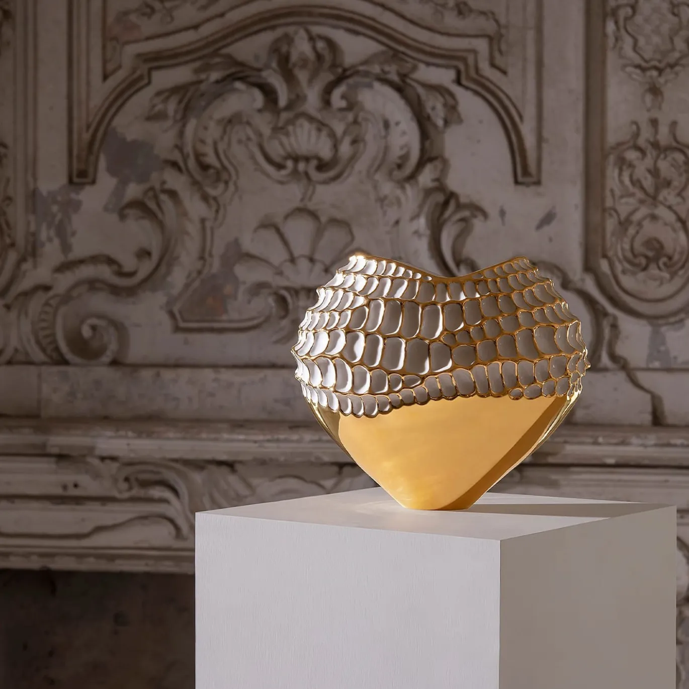 Vaso Sporos in Ceramica Dorata Verona