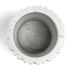 Vaso Tricot in marmo di Carrara di Patricia Urquiola
