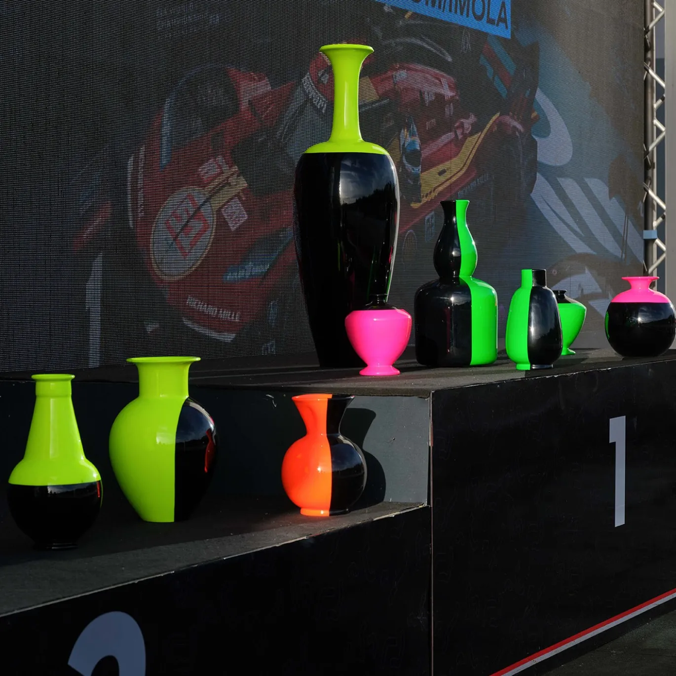 Vaso Turbo Arancio in ceramica arancione fluo e nero intenso
