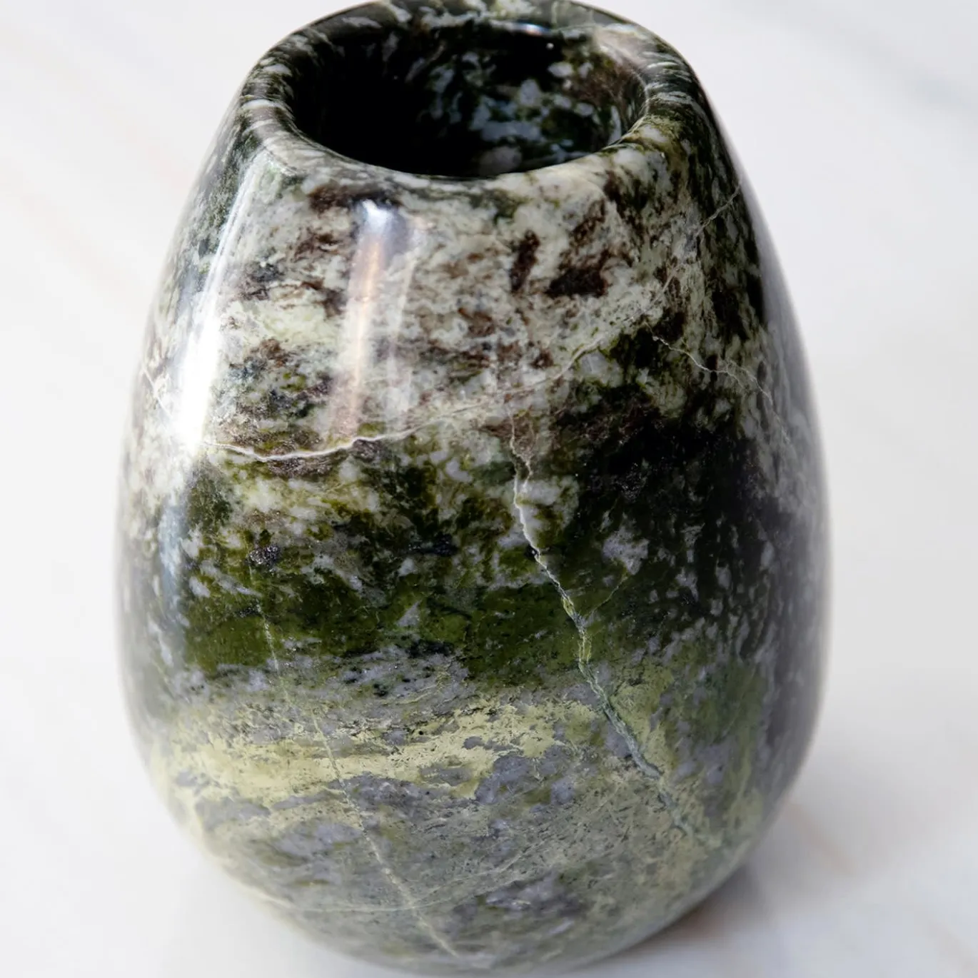 Vaso verde irlandese di Franco Albini