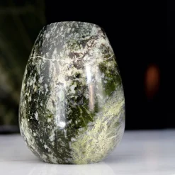 Vaso verde irlandese di Franco Albini