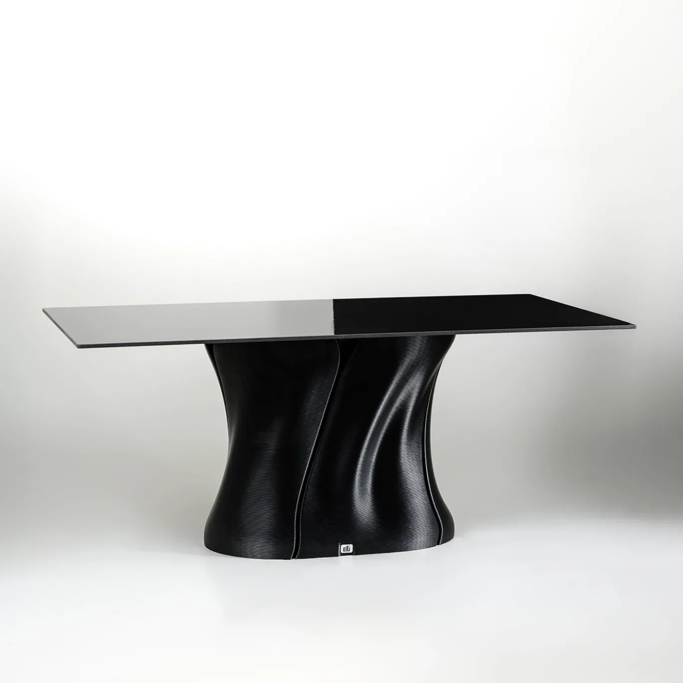 Veil Black Tavolo da pranzo stampato in 3D